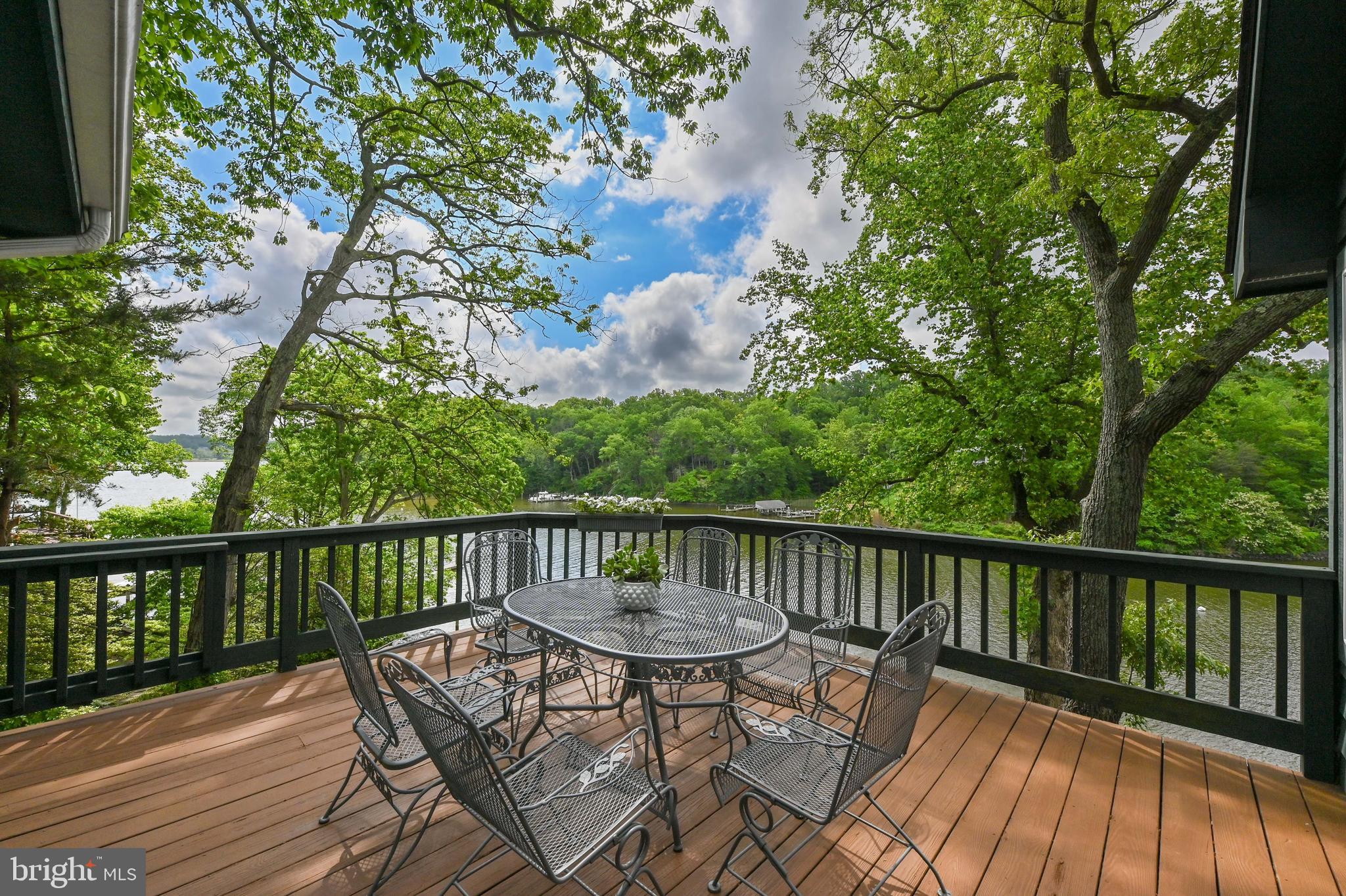 SHERWOOD FOREST - Residential