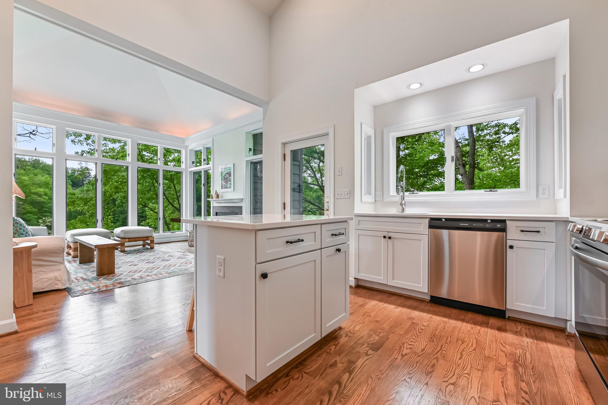 SHERWOOD FOREST - Residential