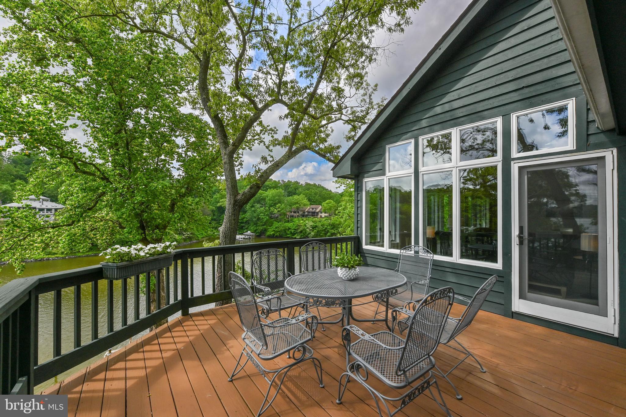 SHERWOOD FOREST - Residential