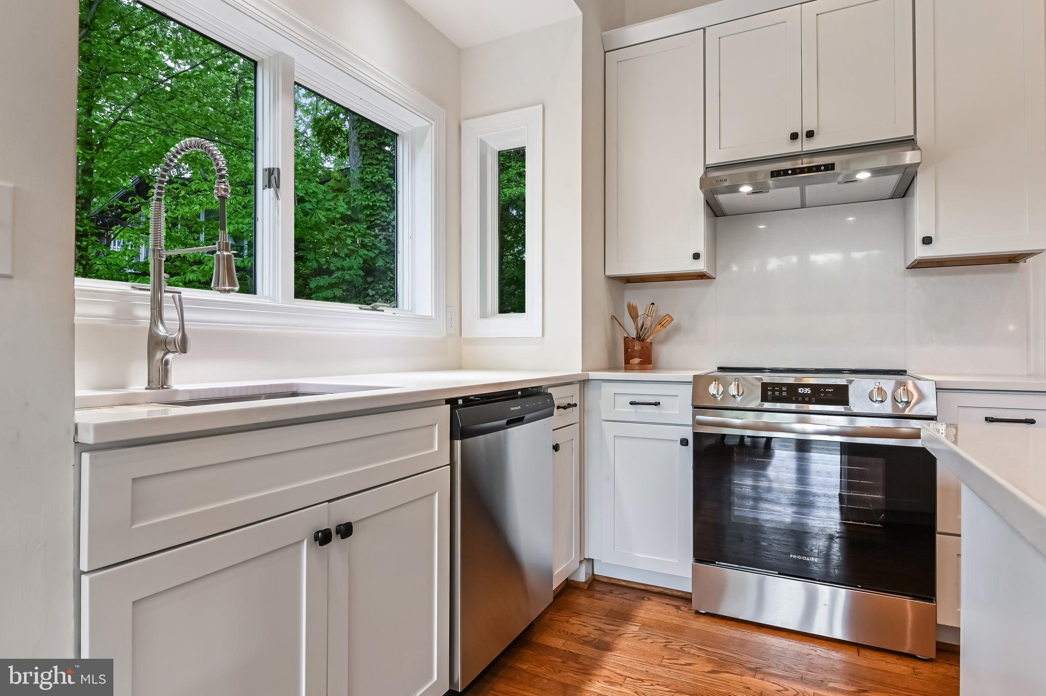 SHERWOOD FOREST - Residential