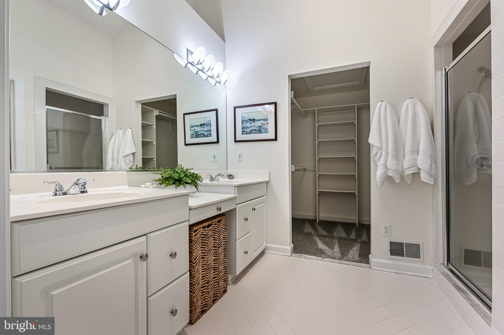 SHERWOOD FOREST - Residential