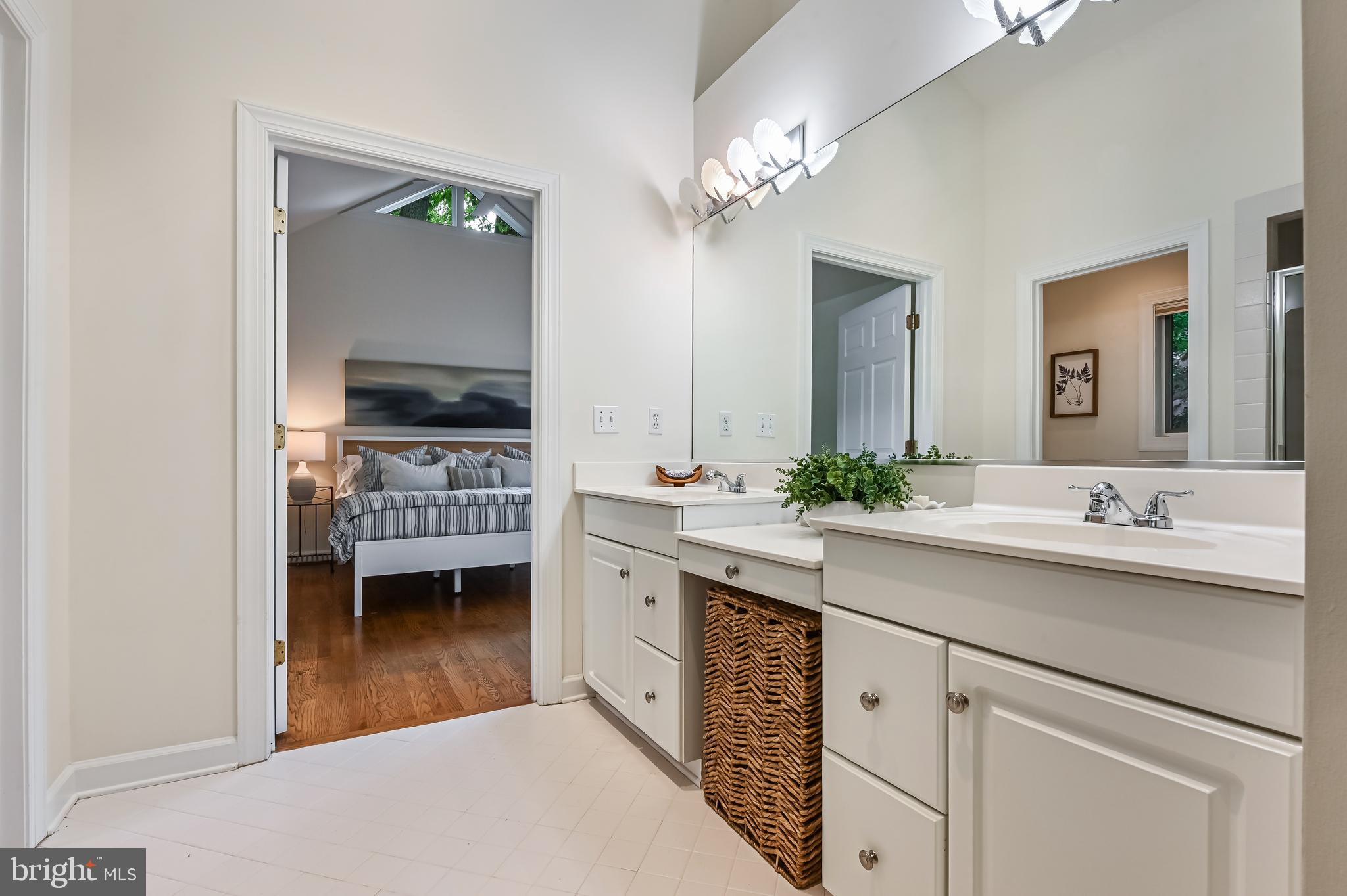 SHERWOOD FOREST - Residential