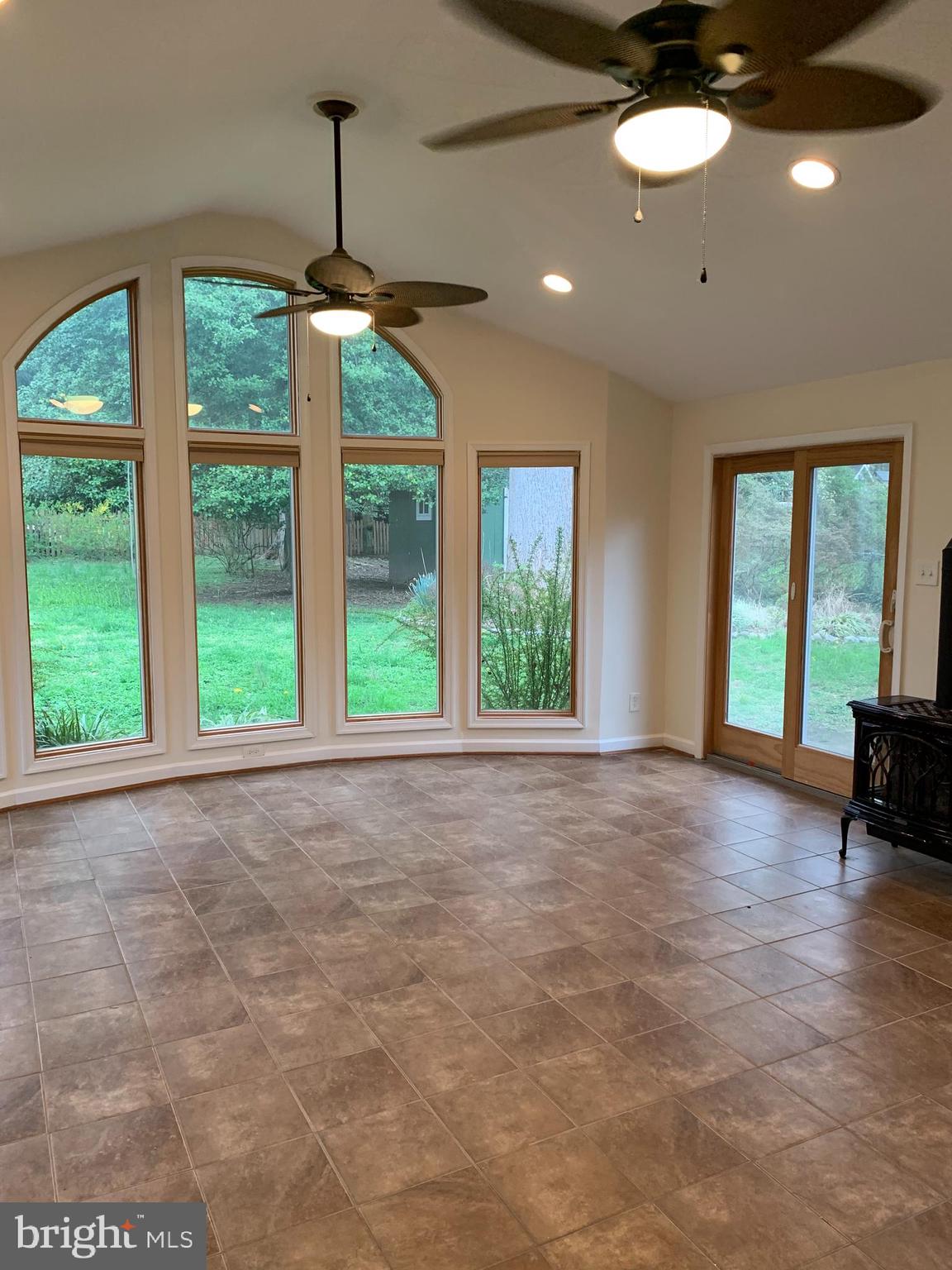 VIENNA WOODS - Residential Lease