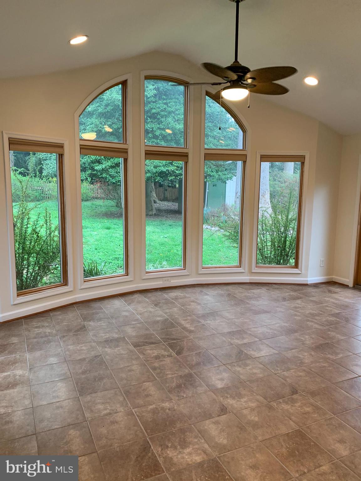 VIENNA WOODS - Residential Lease