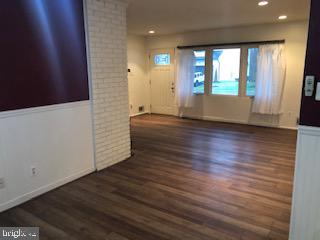 VIENNA WOODS - Residential Lease