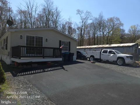2612 Oakwood Court, East Stroudsburg, PA MLS: PAMR2004212