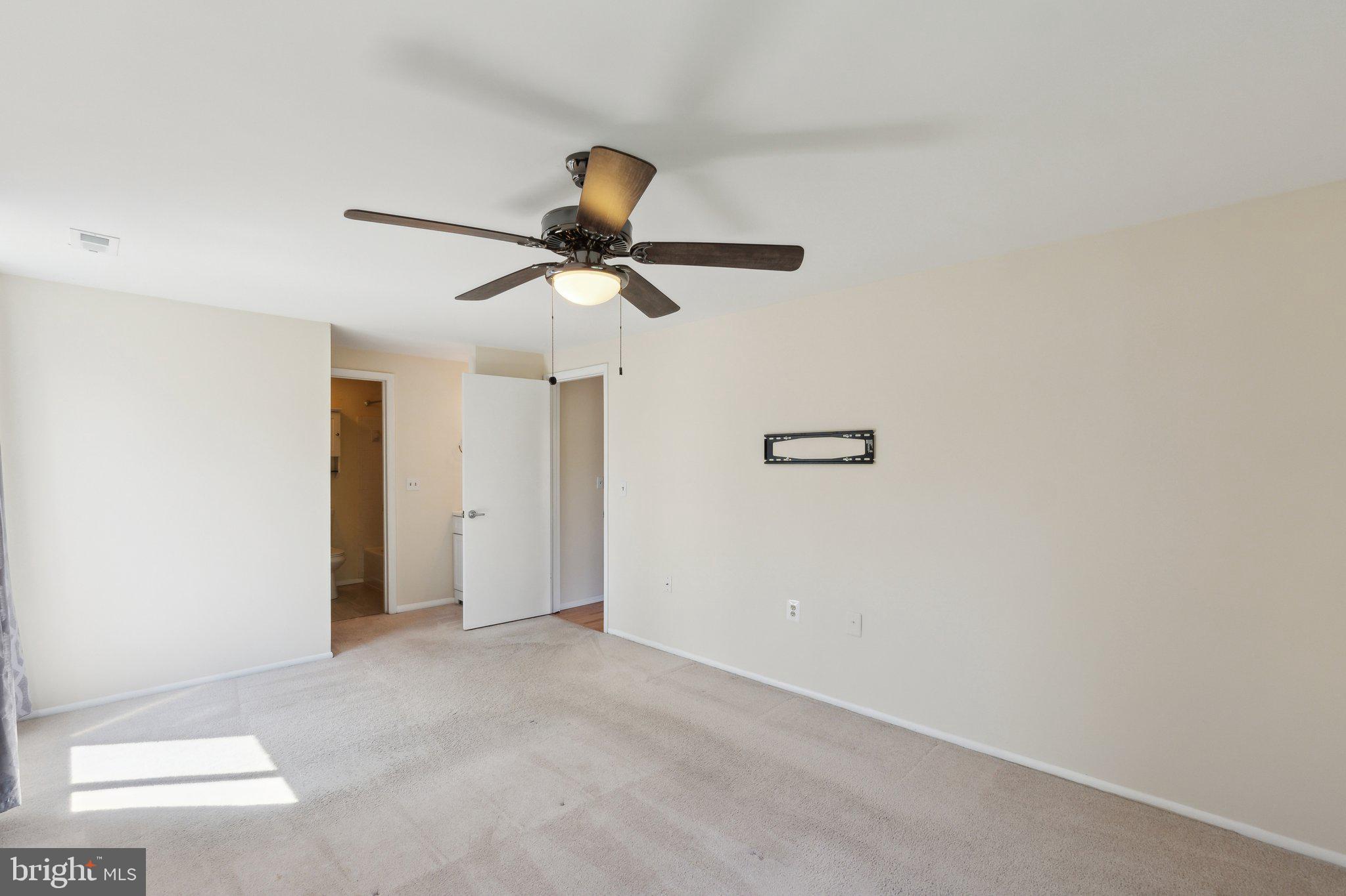 FARMINGDALE - Residential