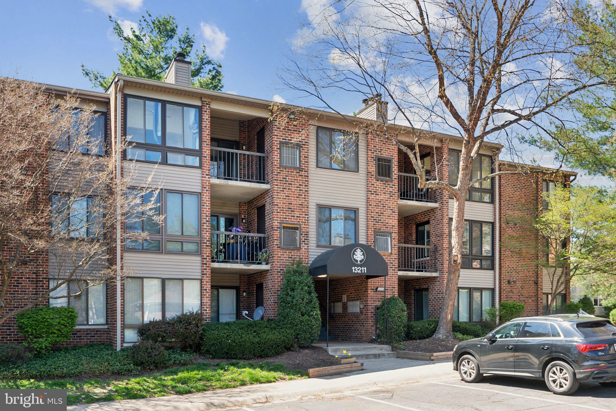 FARMINGDALE - Residential