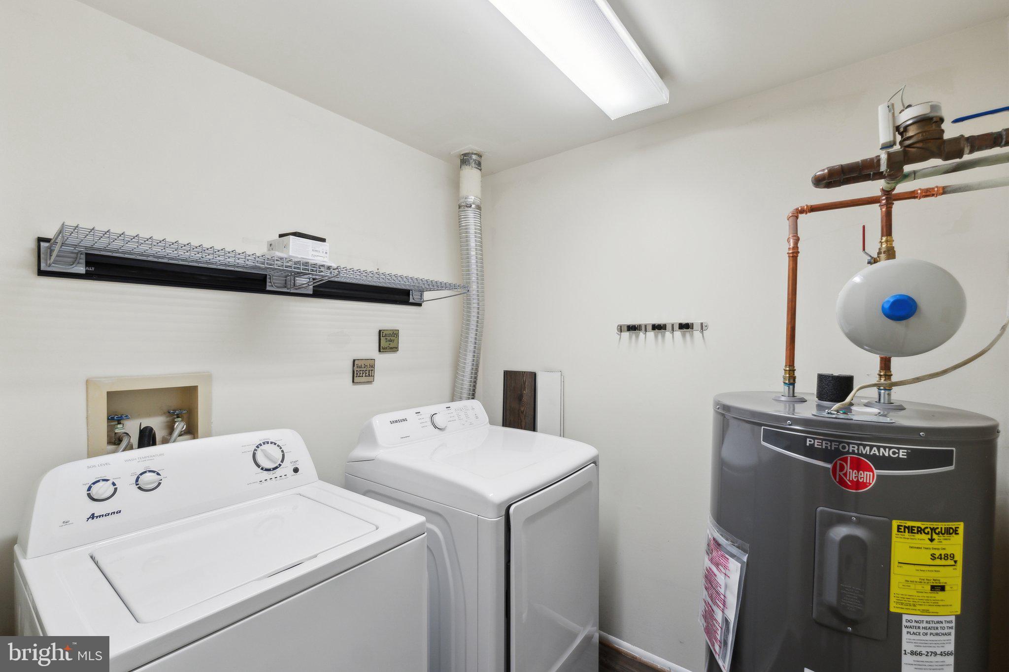 FARMINGDALE - Residential