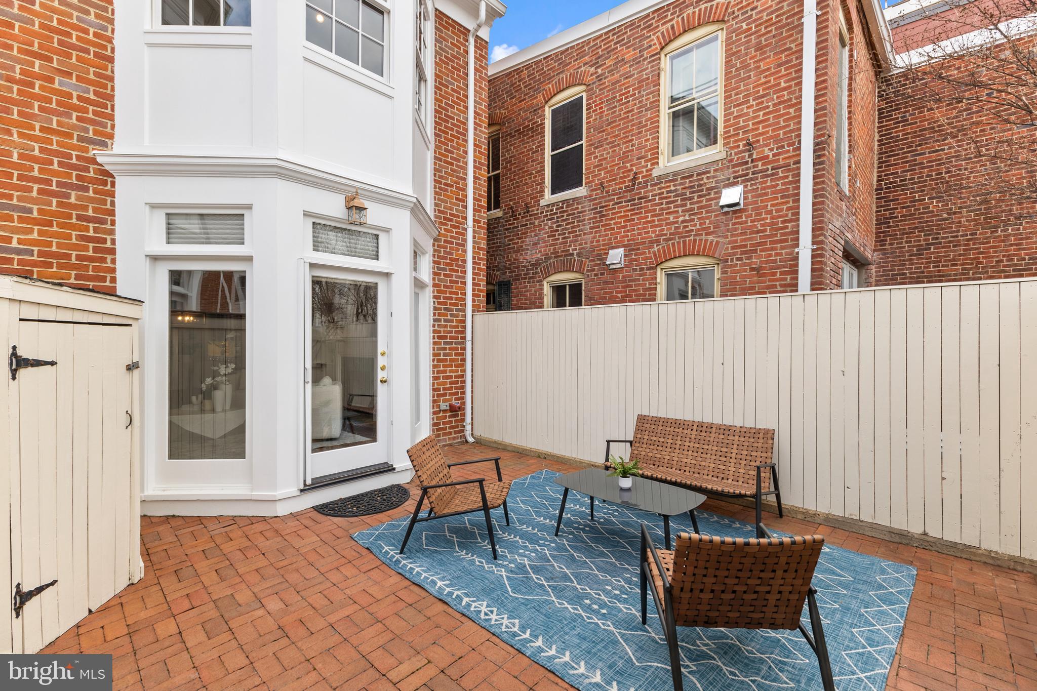 CHURCH SQUARE - Residential