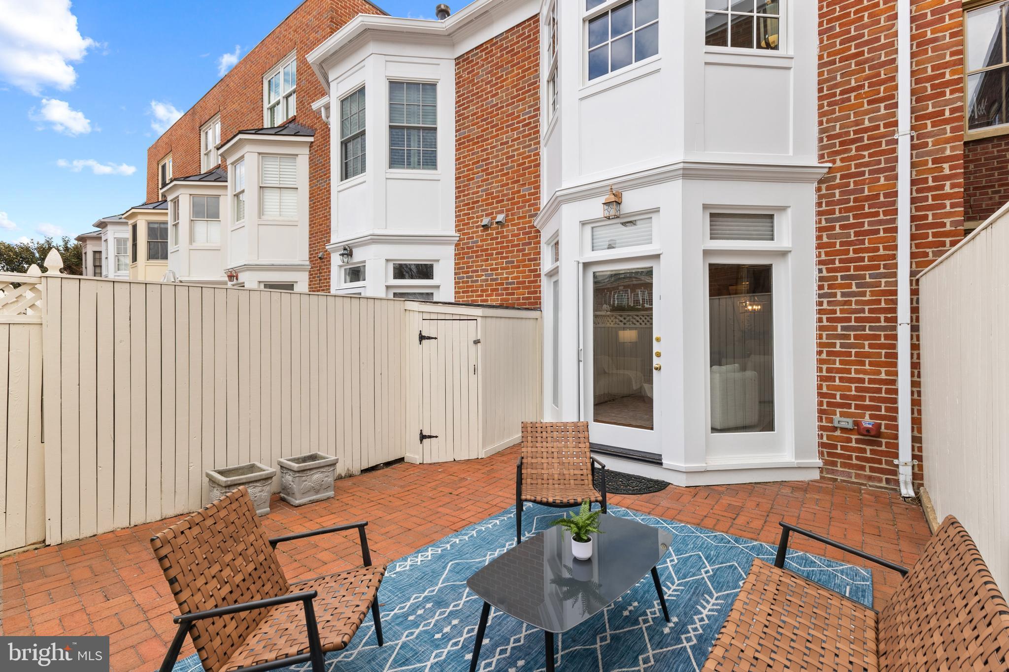 CHURCH SQUARE - Residential