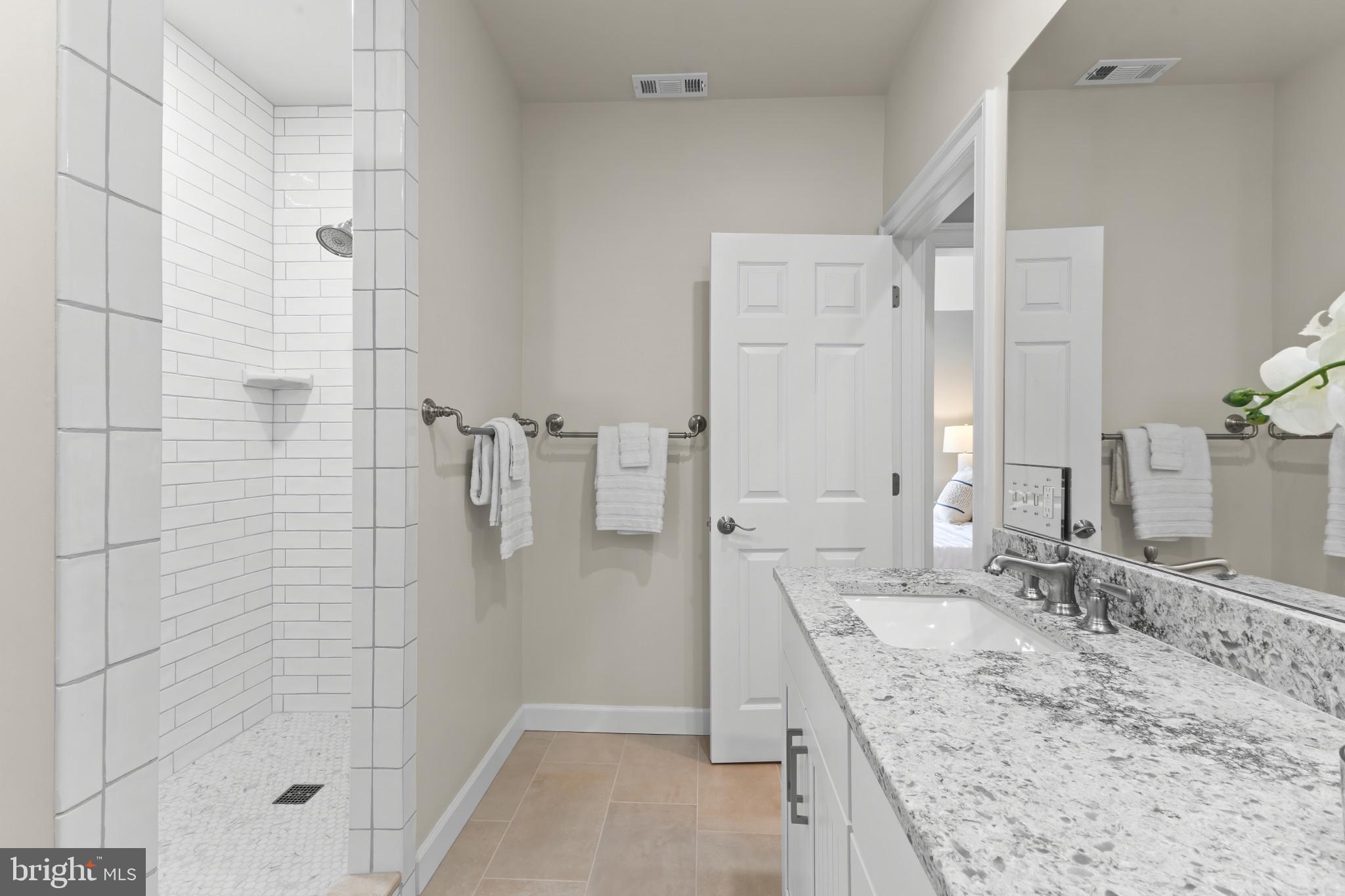 CHURCH SQUARE - Residential