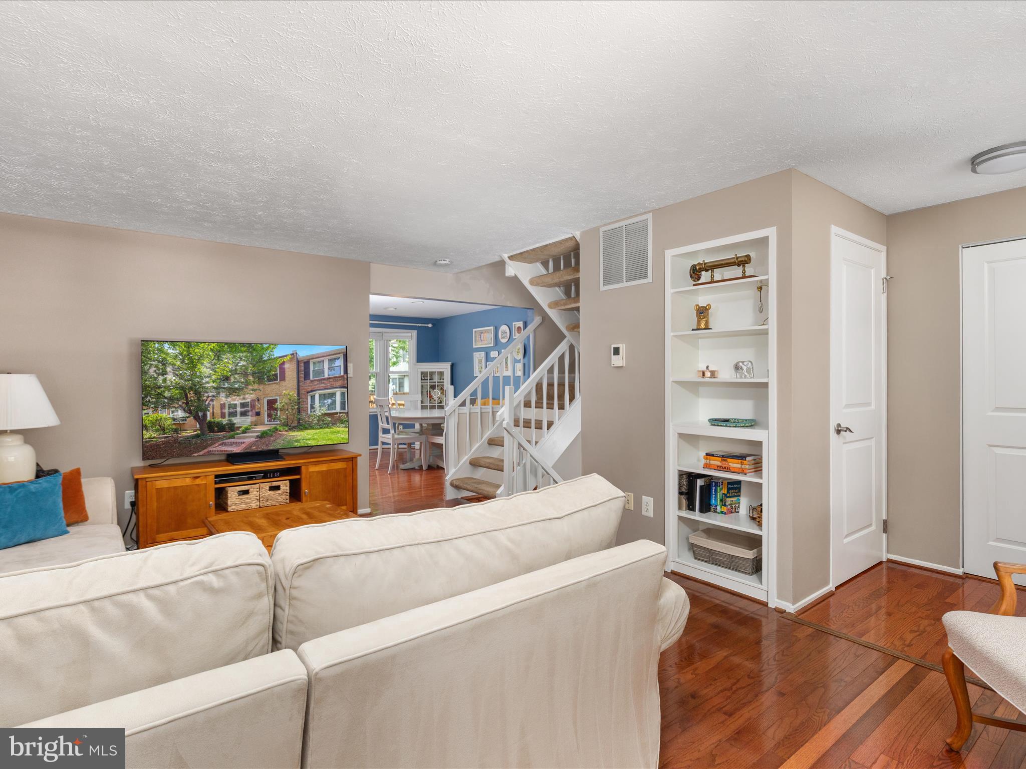 377 W BROAD STREET W