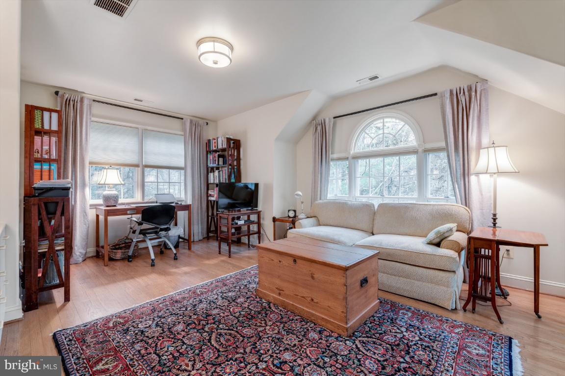 RUXTON - Residential