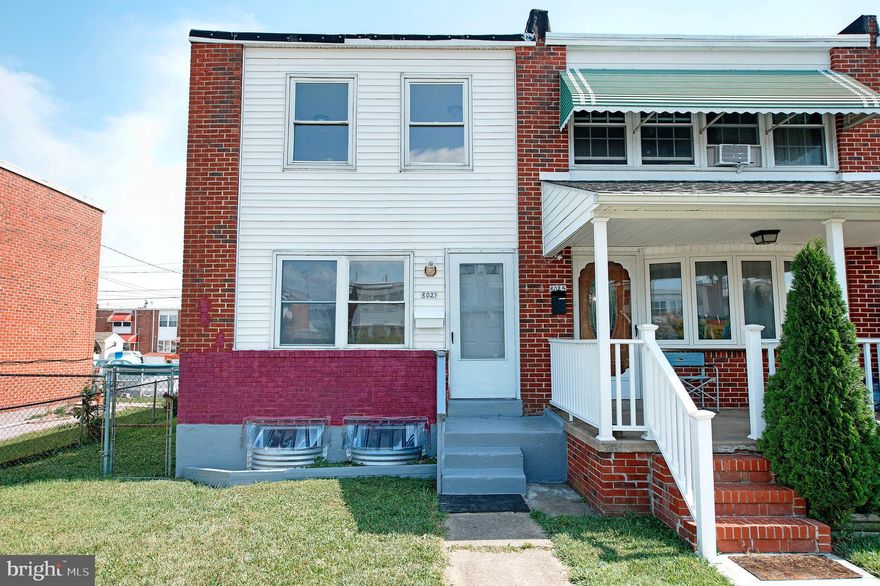 Move in ready end-of group townhome in Eastwood Heights. Spacious living room, eat-in-kitchen, 3 bedrooms and full bath on upper level. Finished lower level family room or 4th bedroom, bath, utility area with room for washer and dryer.  Walk up stairs to backyard.  Backyard is fenced and has a patio and parking pad for 2 cars.  Must see to appreciate. Come see today!