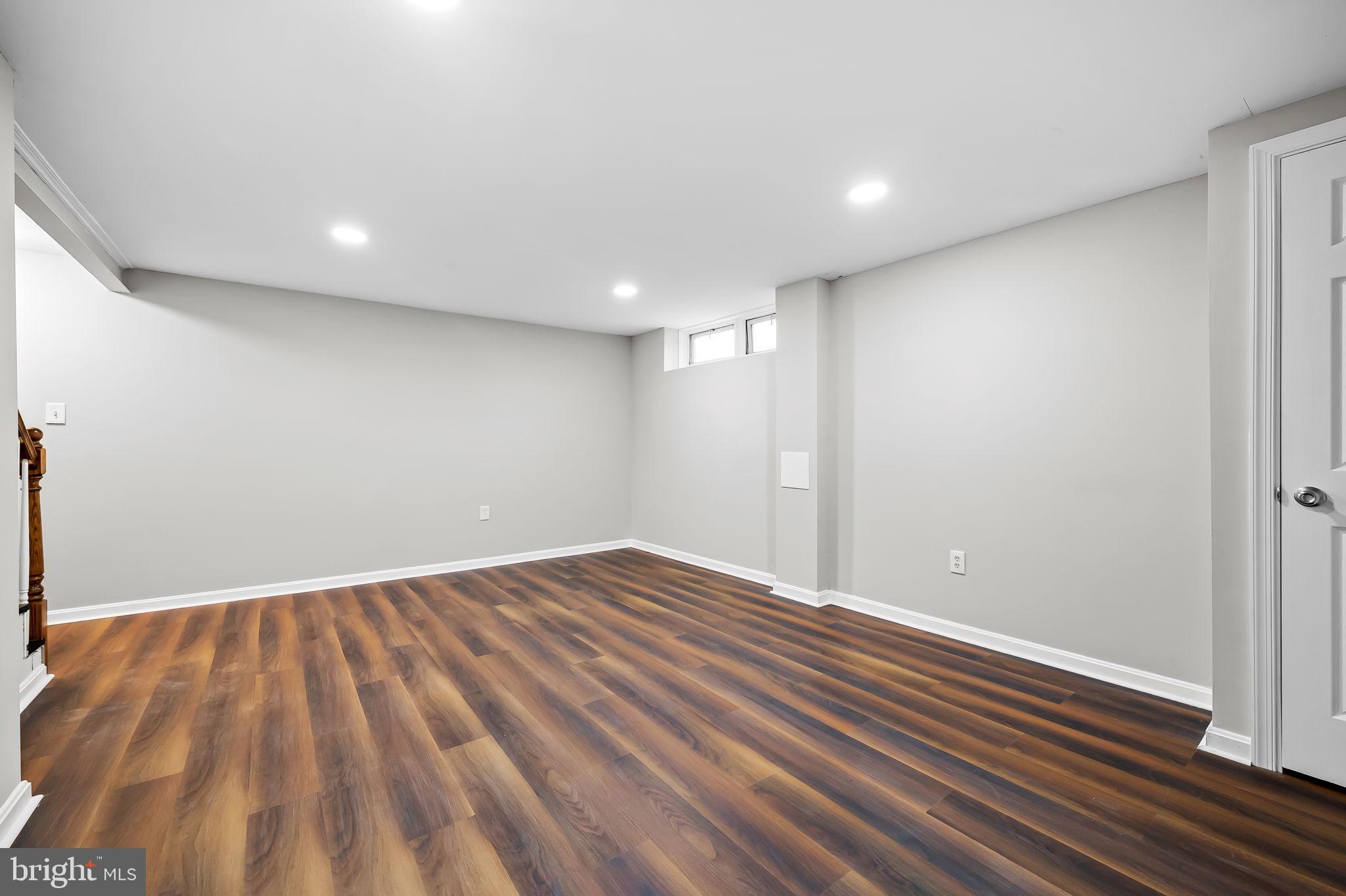 RAMBLEWOOD - Residential