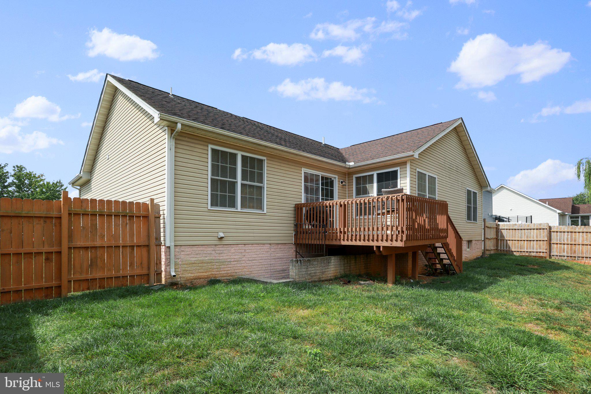 CRESTFIELD - Residential