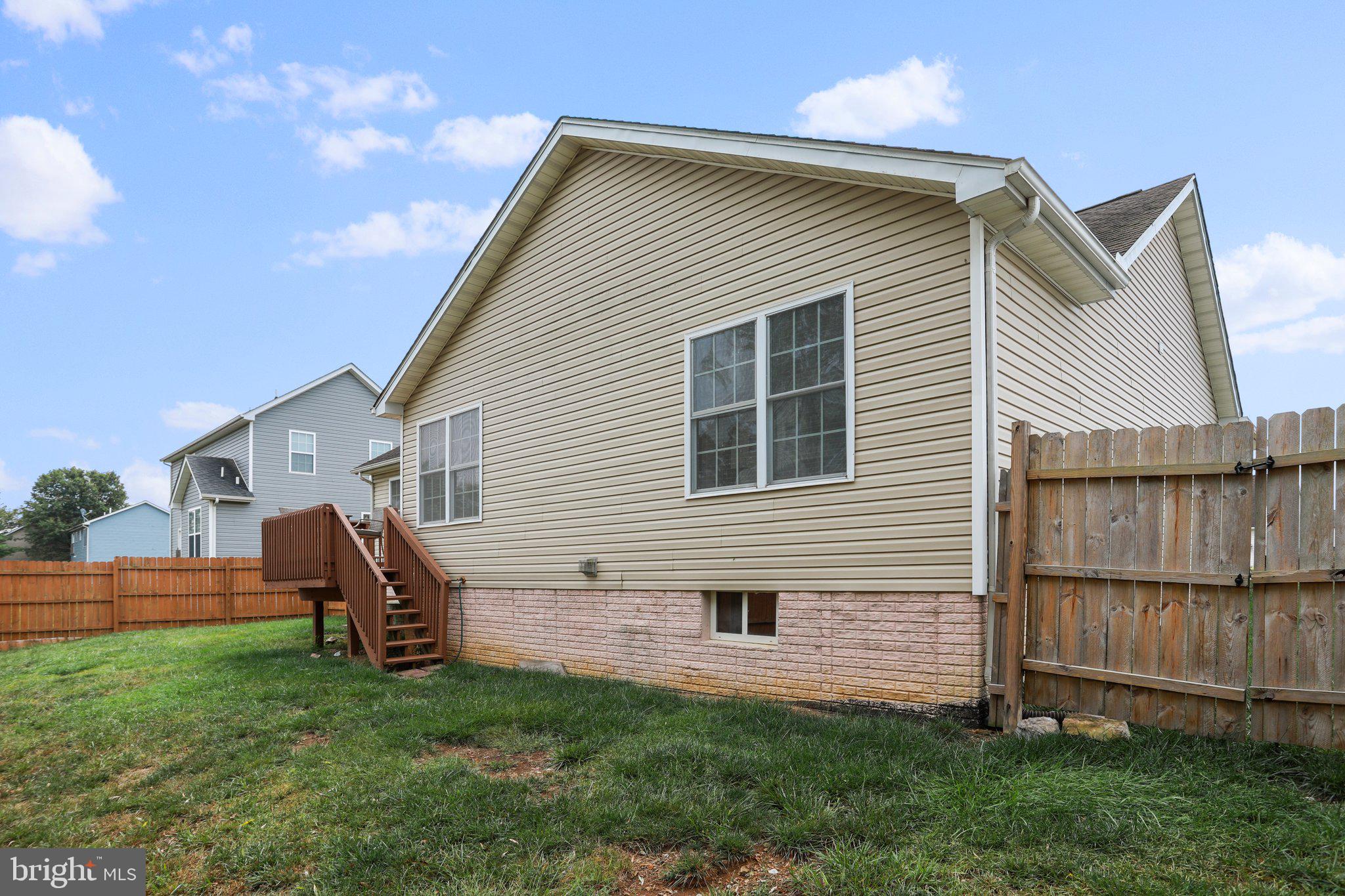 CRESTFIELD - Residential