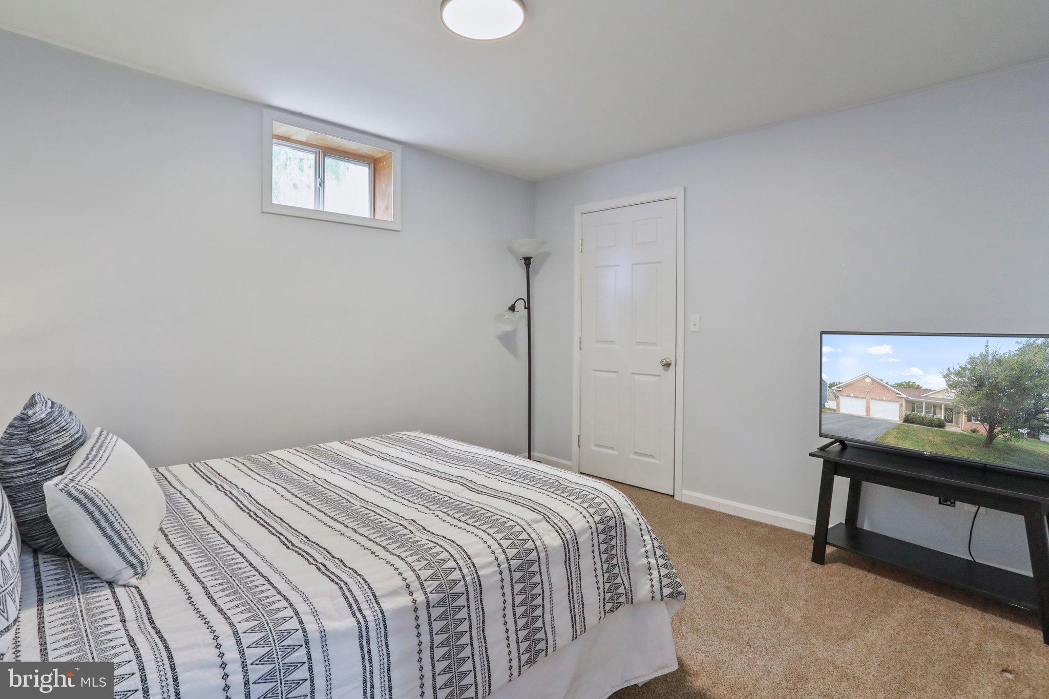 CRESTFIELD - Residential