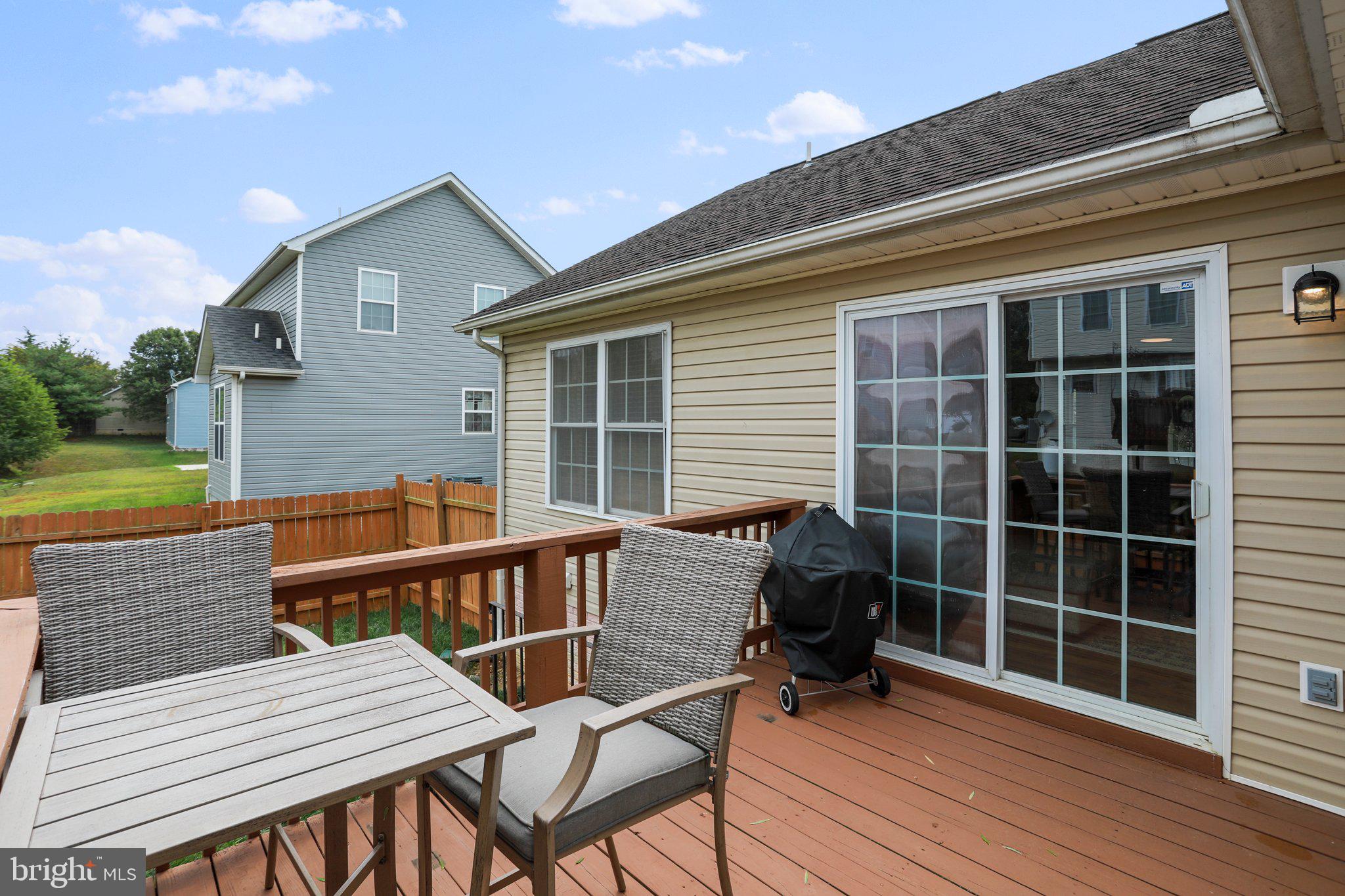 CRESTFIELD - Residential