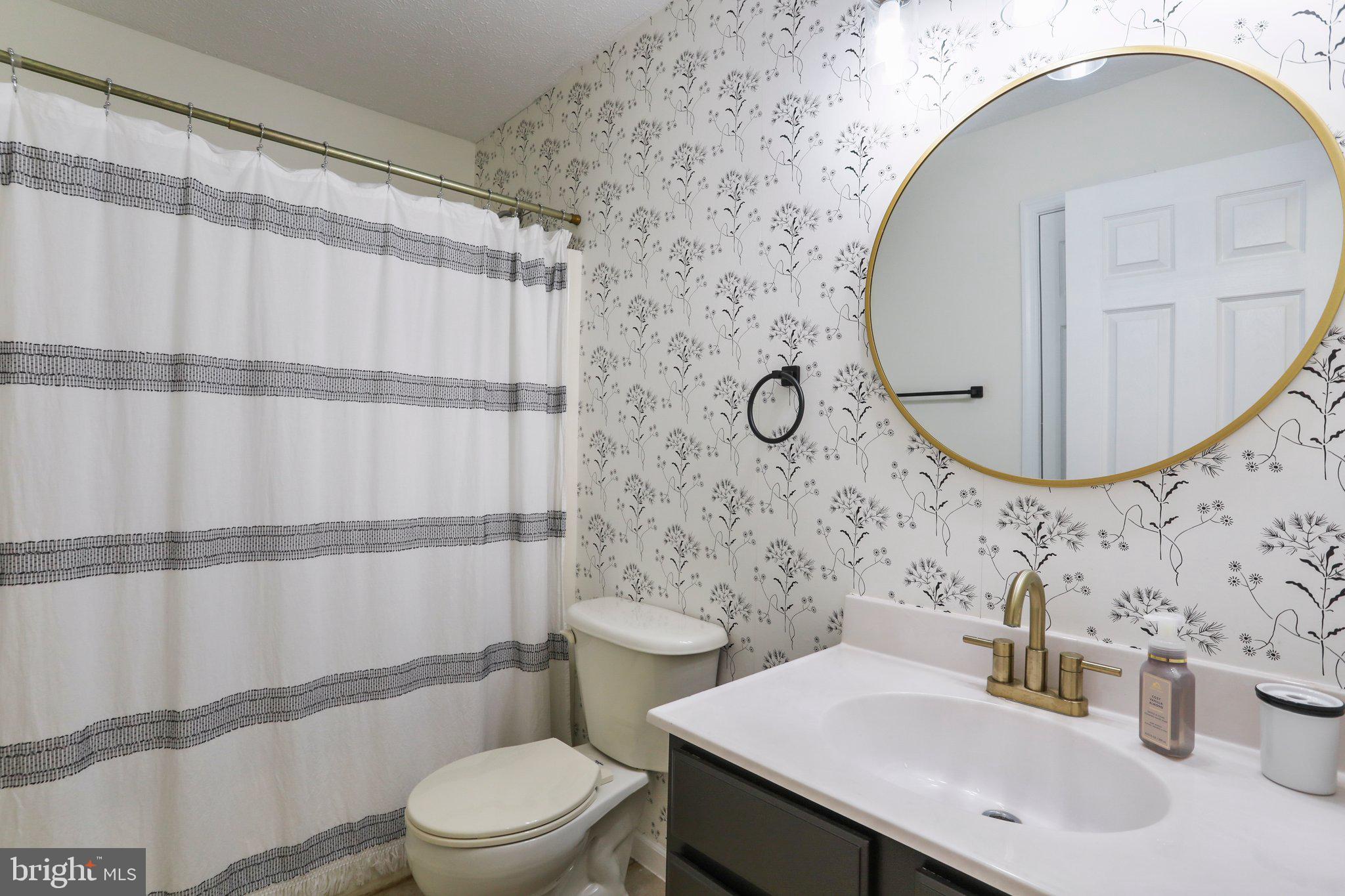 CRESTFIELD - Residential