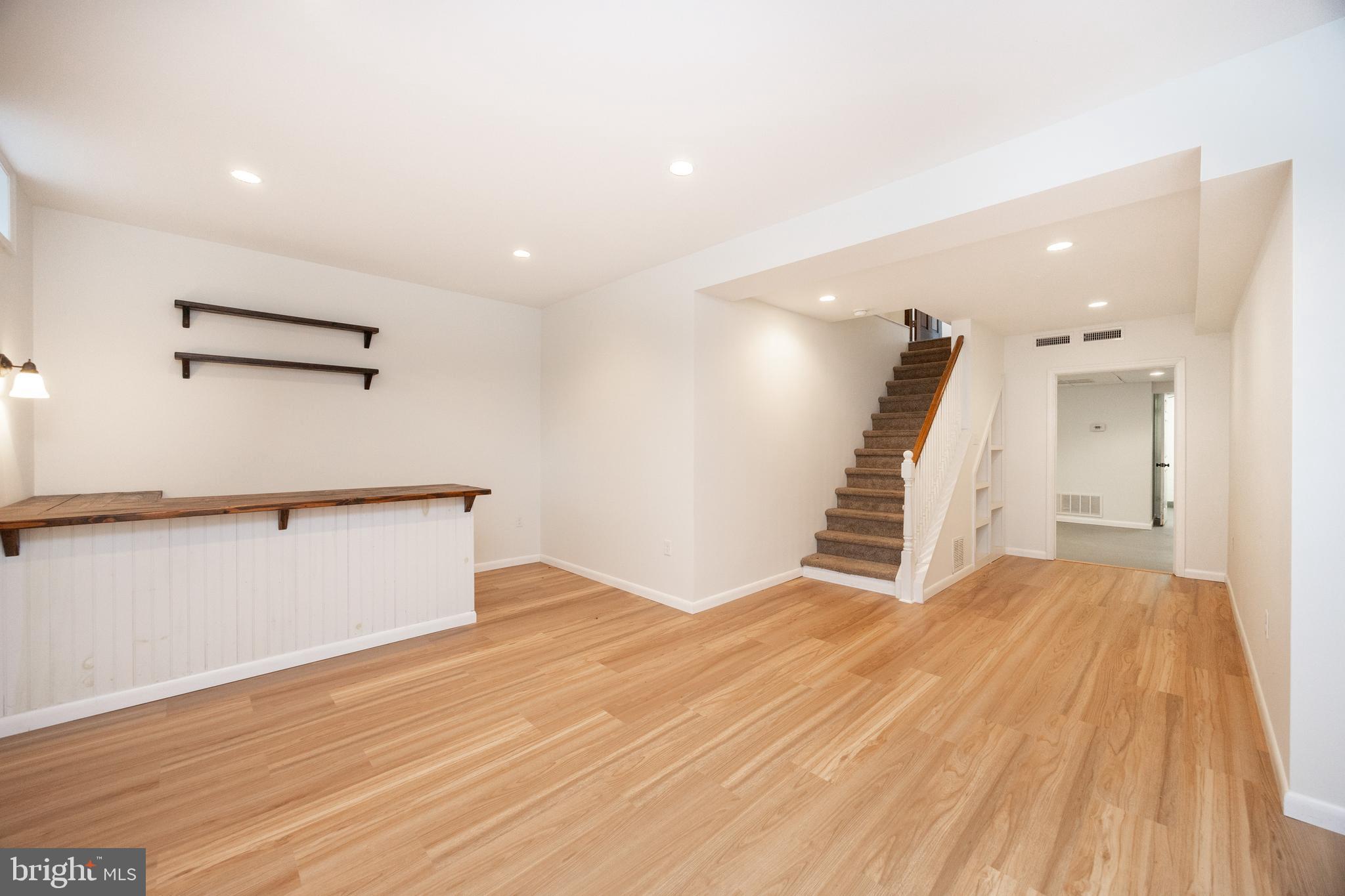 FOUR OAKS FARM - Residential Lease