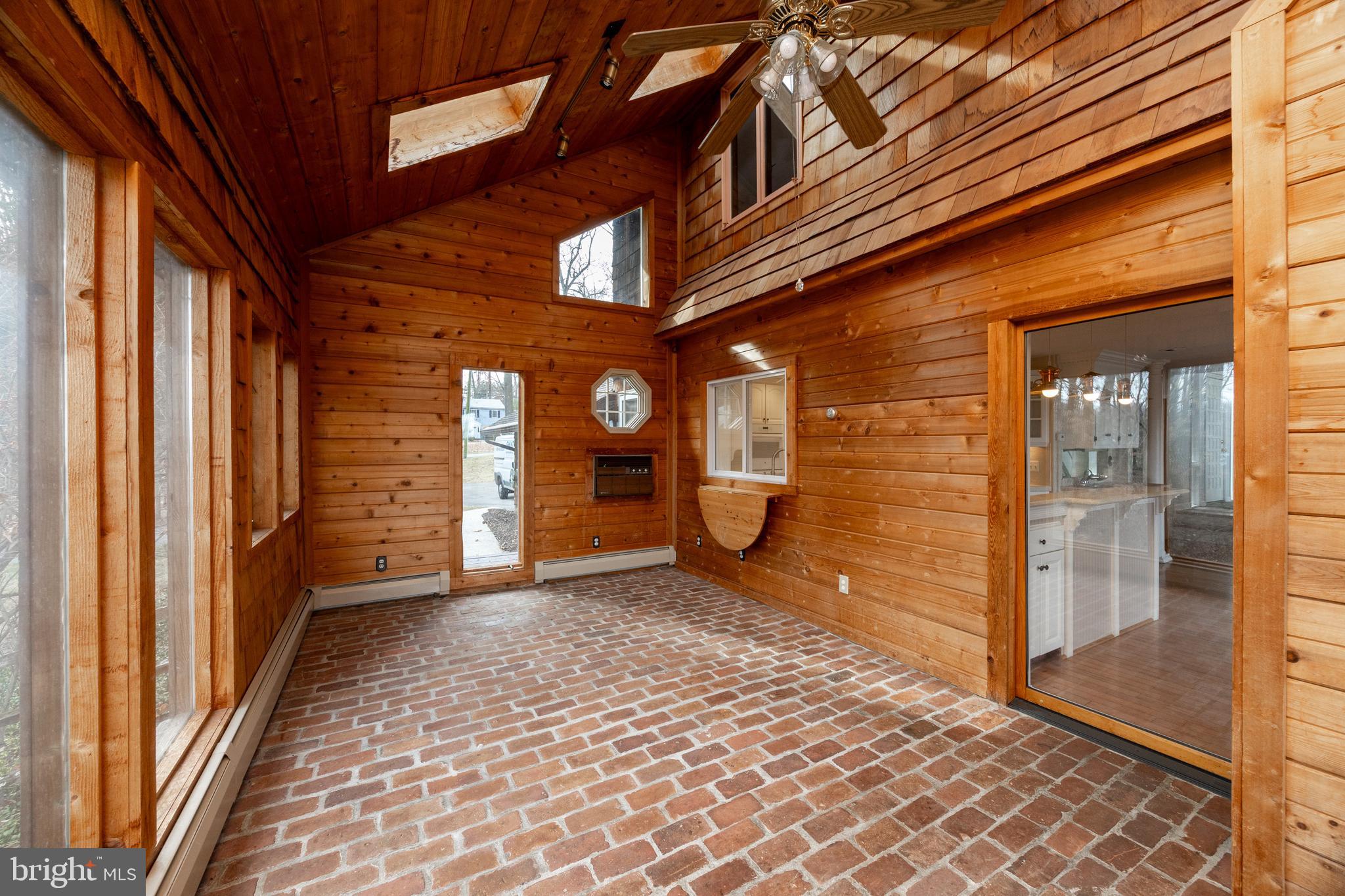 FOUR OAKS FARM - Residential Lease