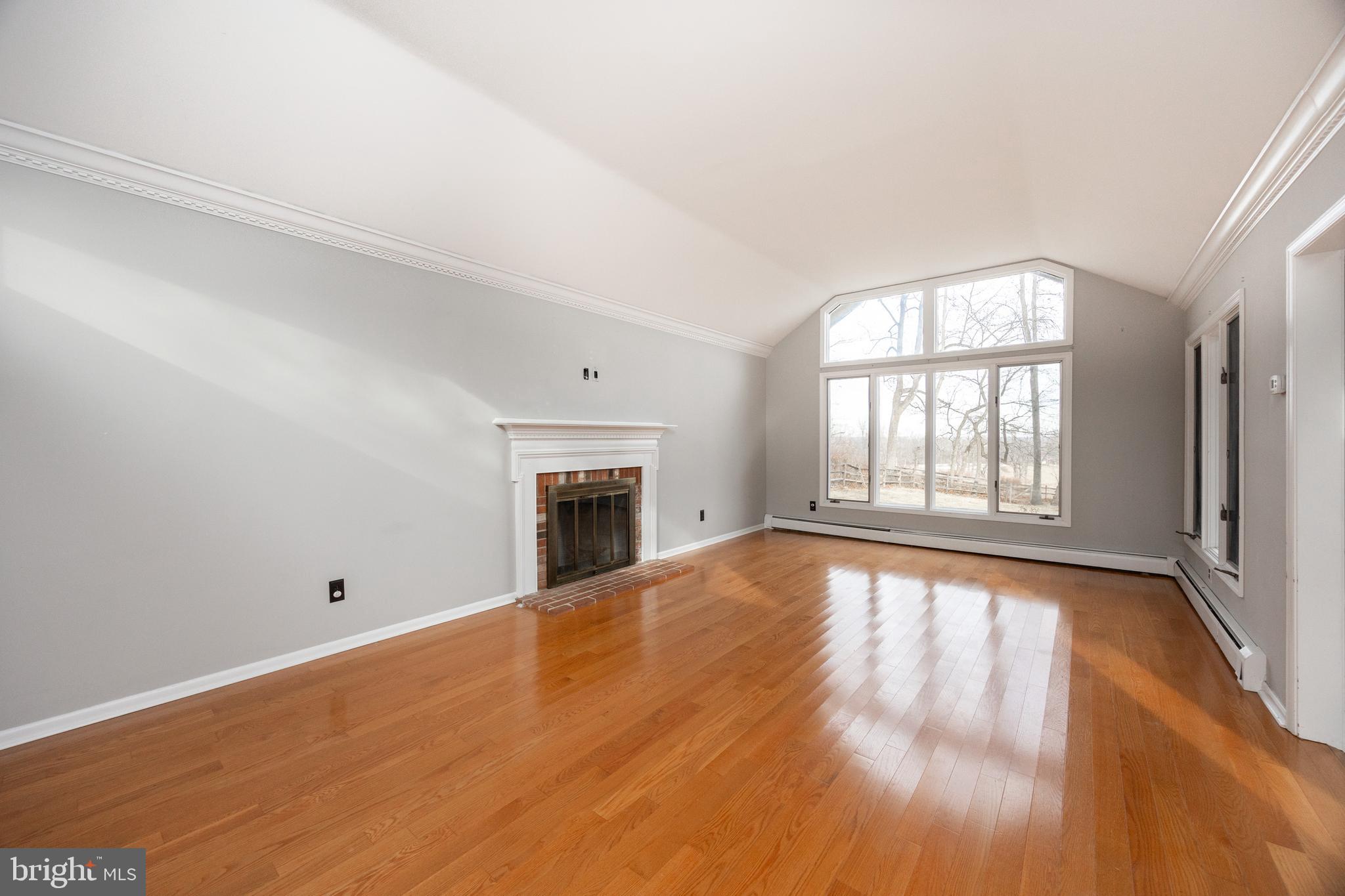 FOUR OAKS FARM - Residential Lease