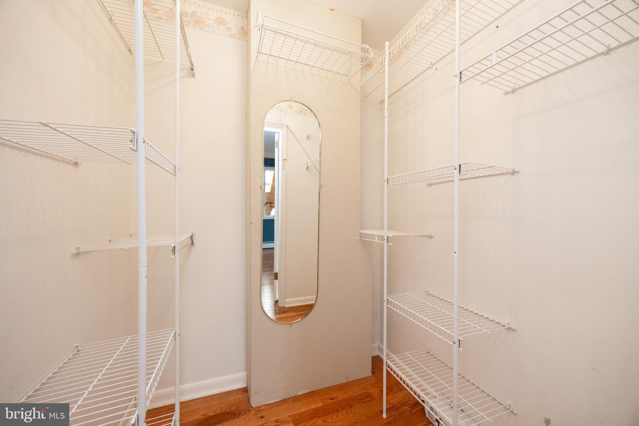 FOUR OAKS FARM - Residential Lease