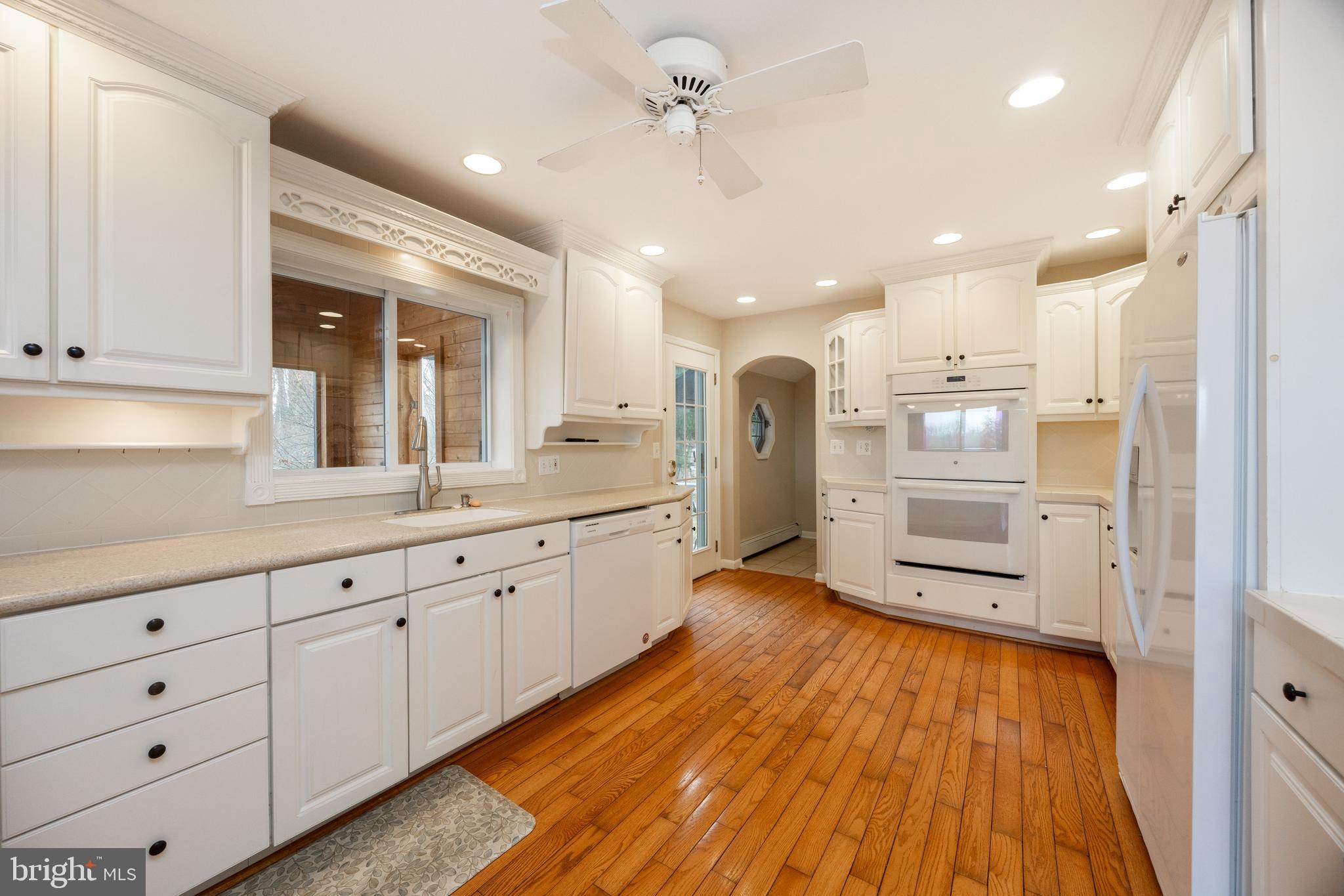 FOUR OAKS FARM - Residential Lease