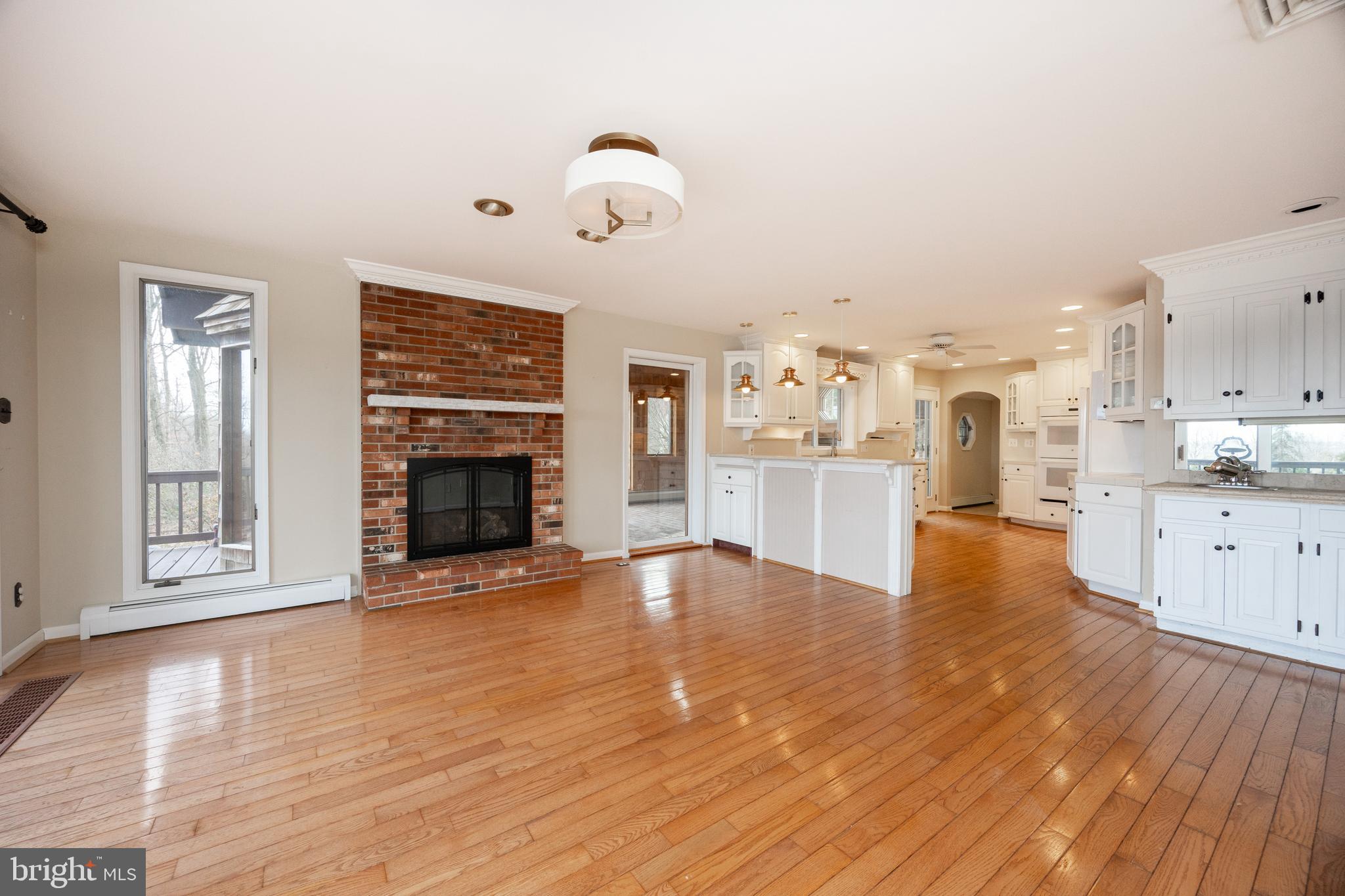 FOUR OAKS FARM - Residential Lease