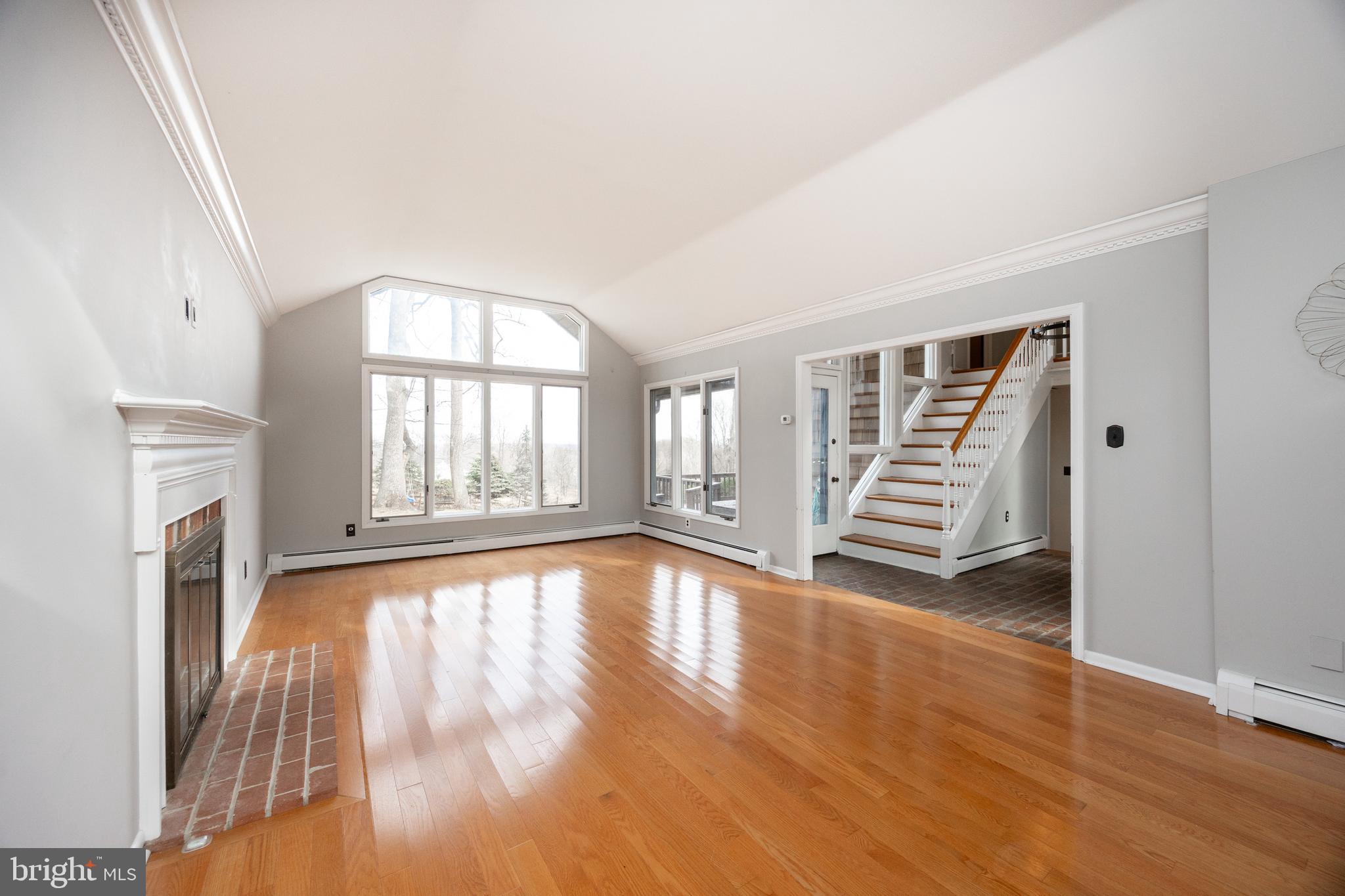 FOUR OAKS FARM - Residential Lease