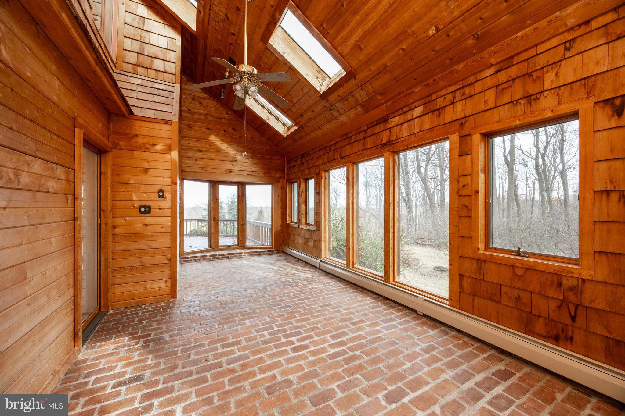 FOUR OAKS FARM - Residential Lease