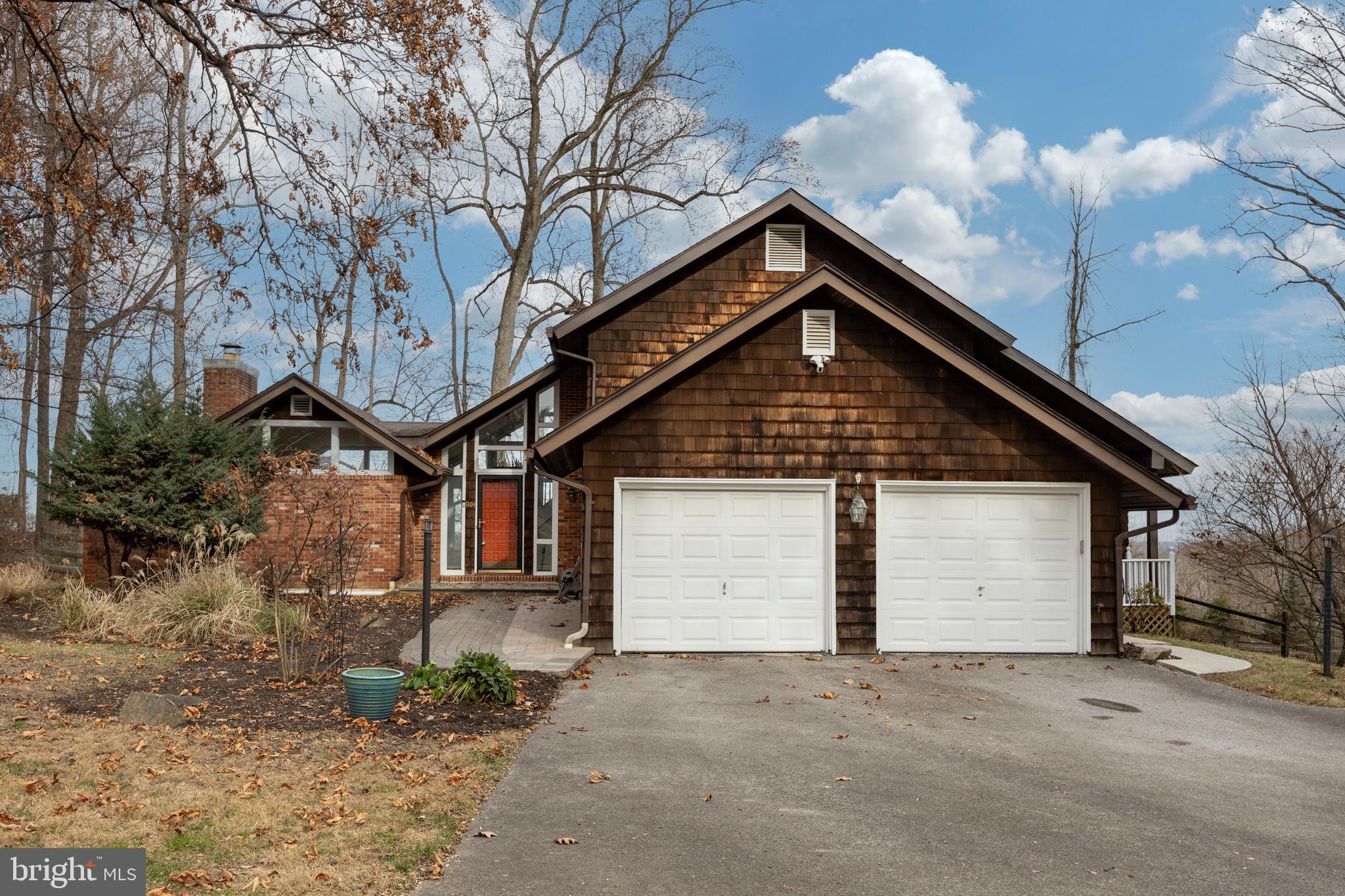 FOUR OAKS FARM - Residential Lease