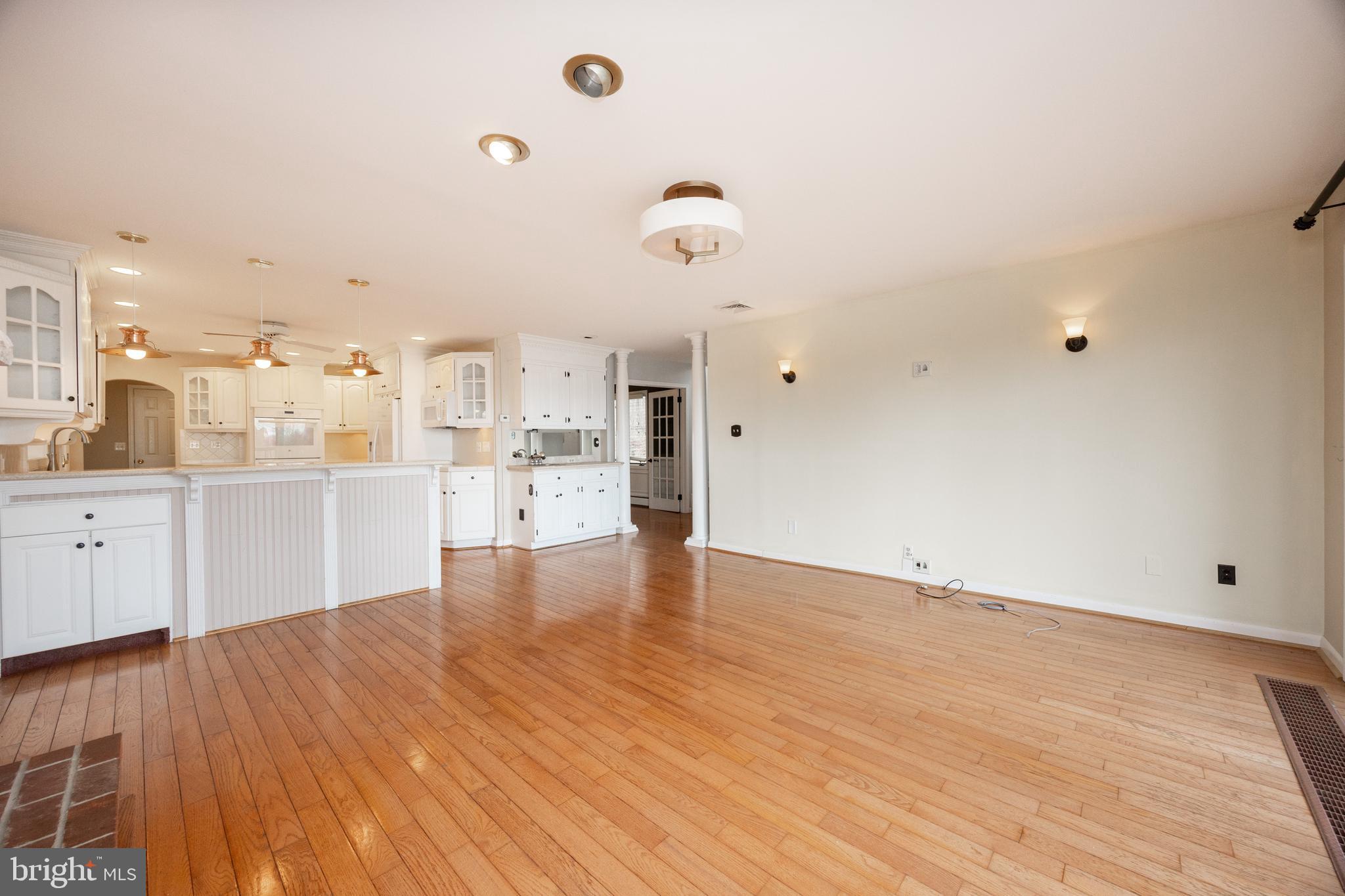 FOUR OAKS FARM - Residential Lease