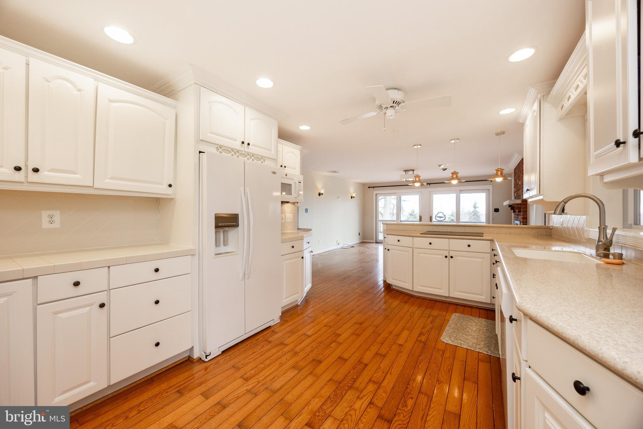 FOUR OAKS FARM - Residential Lease