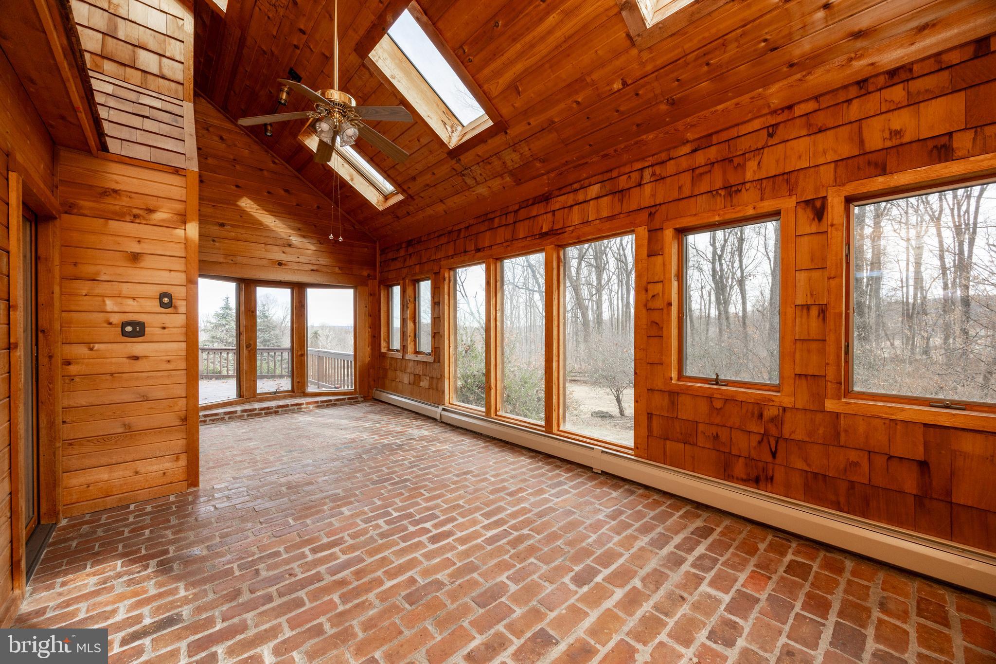 FOUR OAKS FARM - Residential Lease