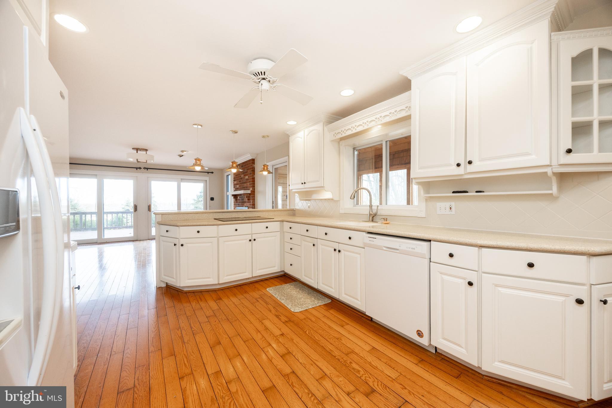 FOUR OAKS FARM - Residential Lease