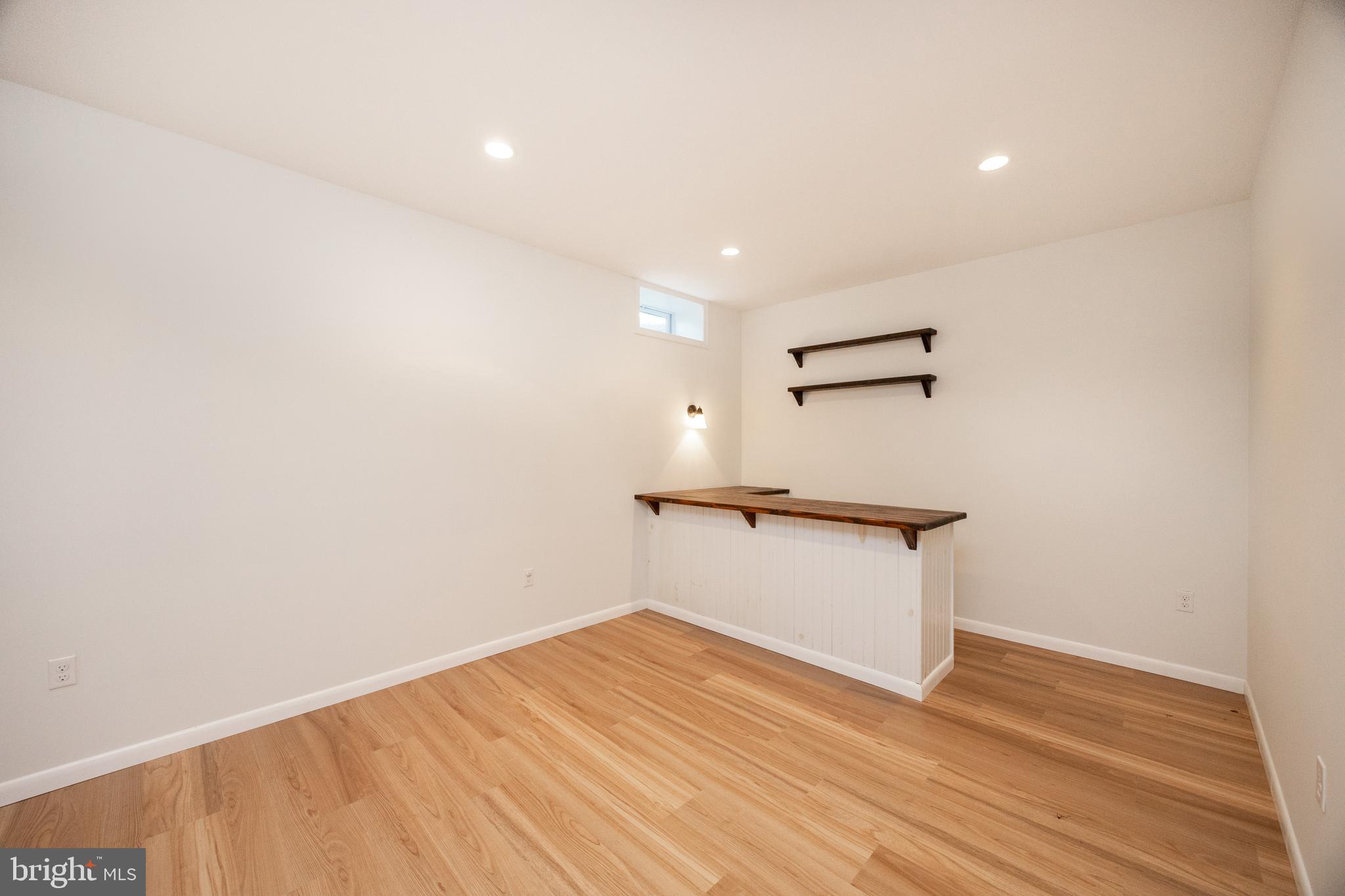 FOUR OAKS FARM - Residential Lease