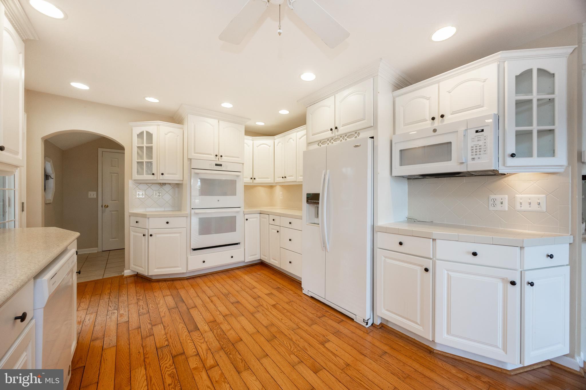 FOUR OAKS FARM - Residential Lease