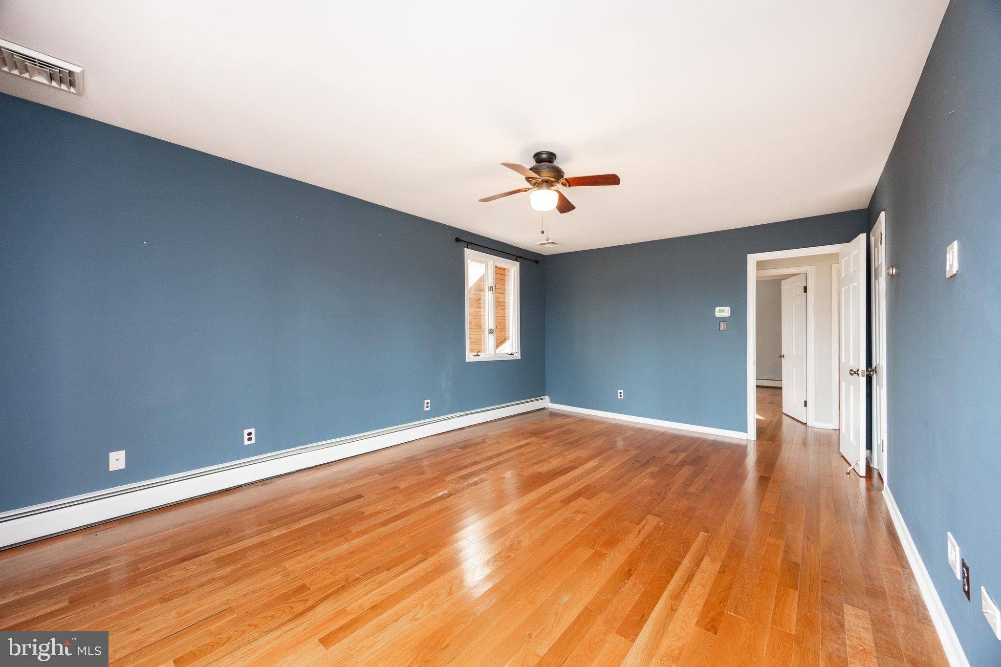 FOUR OAKS FARM - Residential Lease