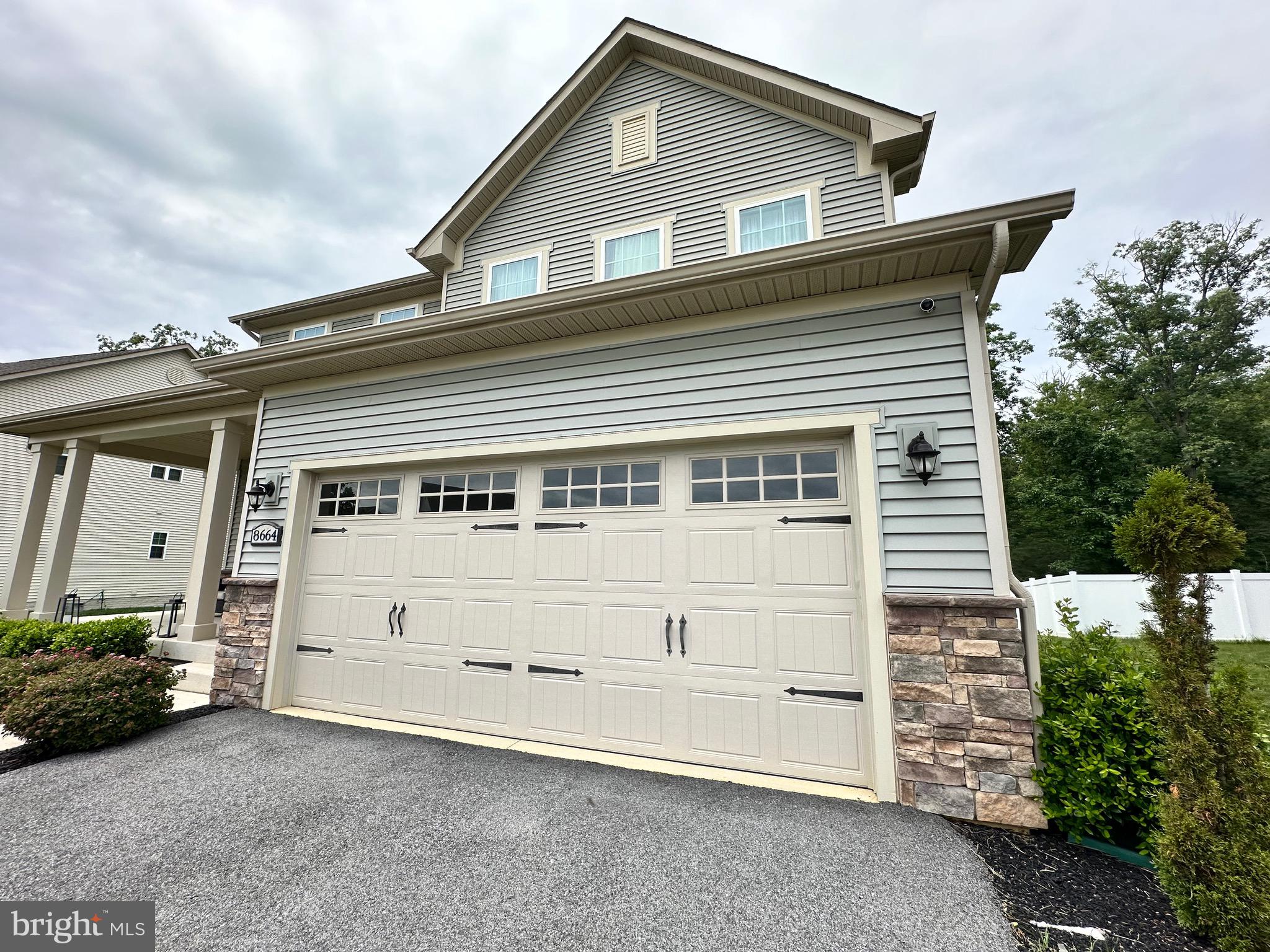 8664 WINDON COURT