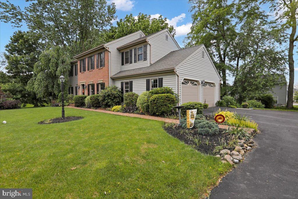 Photo of 4 Kimberly Court, Lancaster, PA 17602 (MLS # PALA2052172)