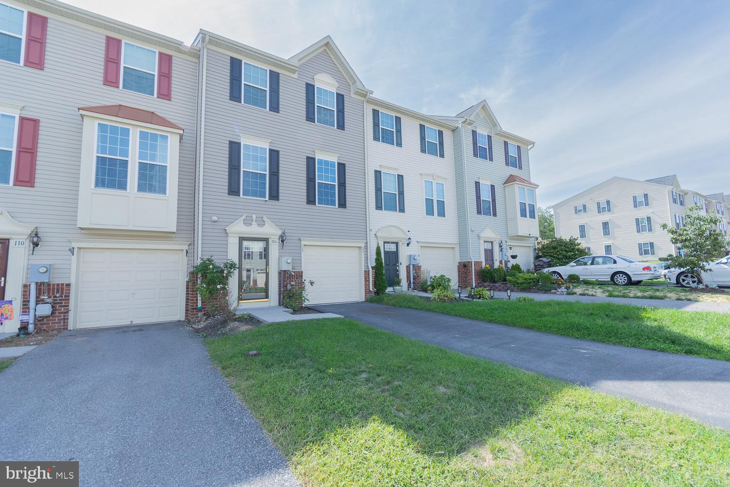 BROOKFIELD - Residential Lease