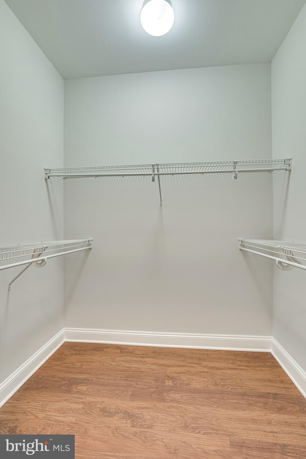 THE MERCER AT RESTON SQUARE - Residential