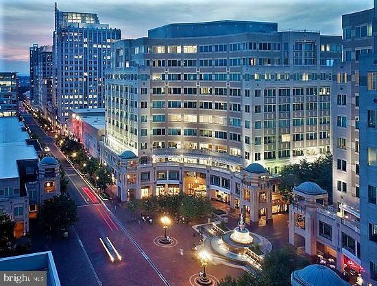 THE MERCER AT RESTON SQUARE - Residential