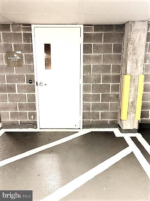 THE MERCER AT RESTON SQUARE - Residential