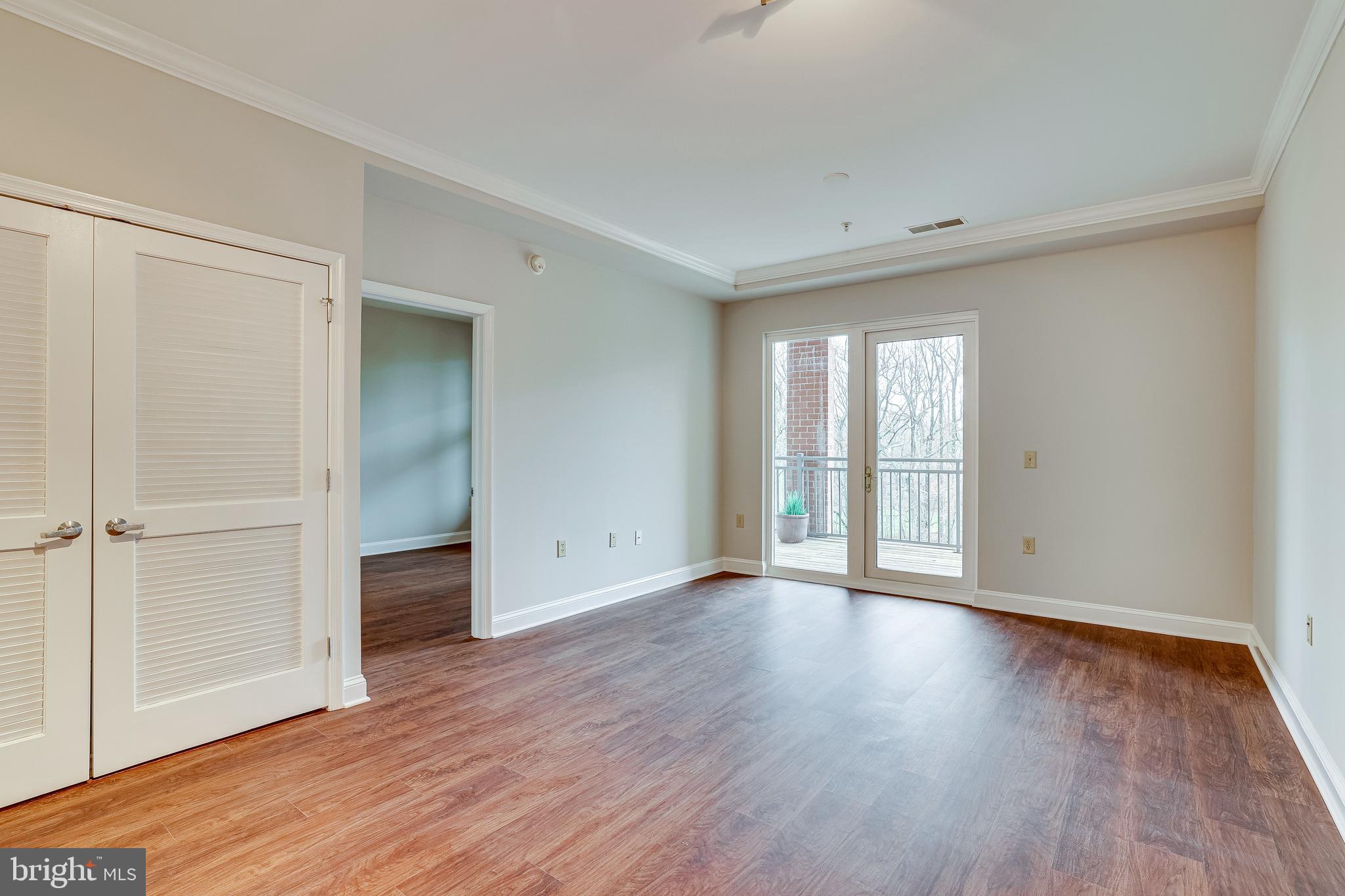 THE MERCER AT RESTON SQUARE - Residential