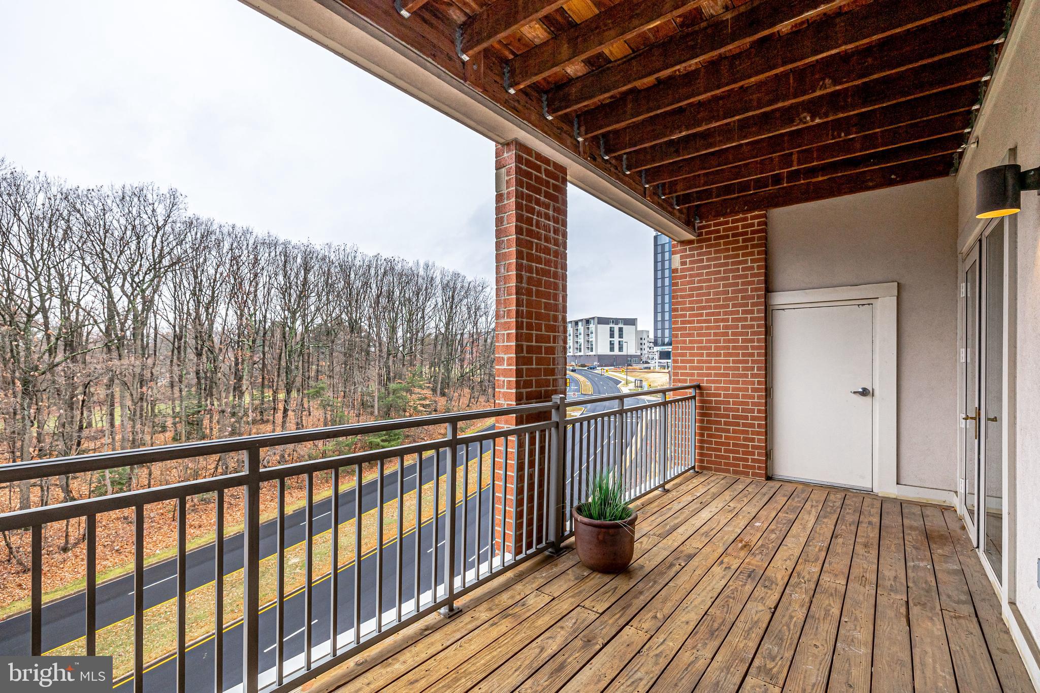 THE MERCER AT RESTON SQUARE - Residential