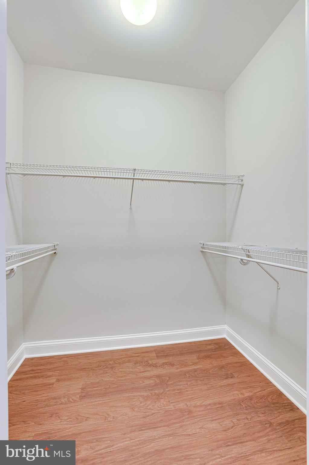 THE MERCER AT RESTON SQUARE - Residential